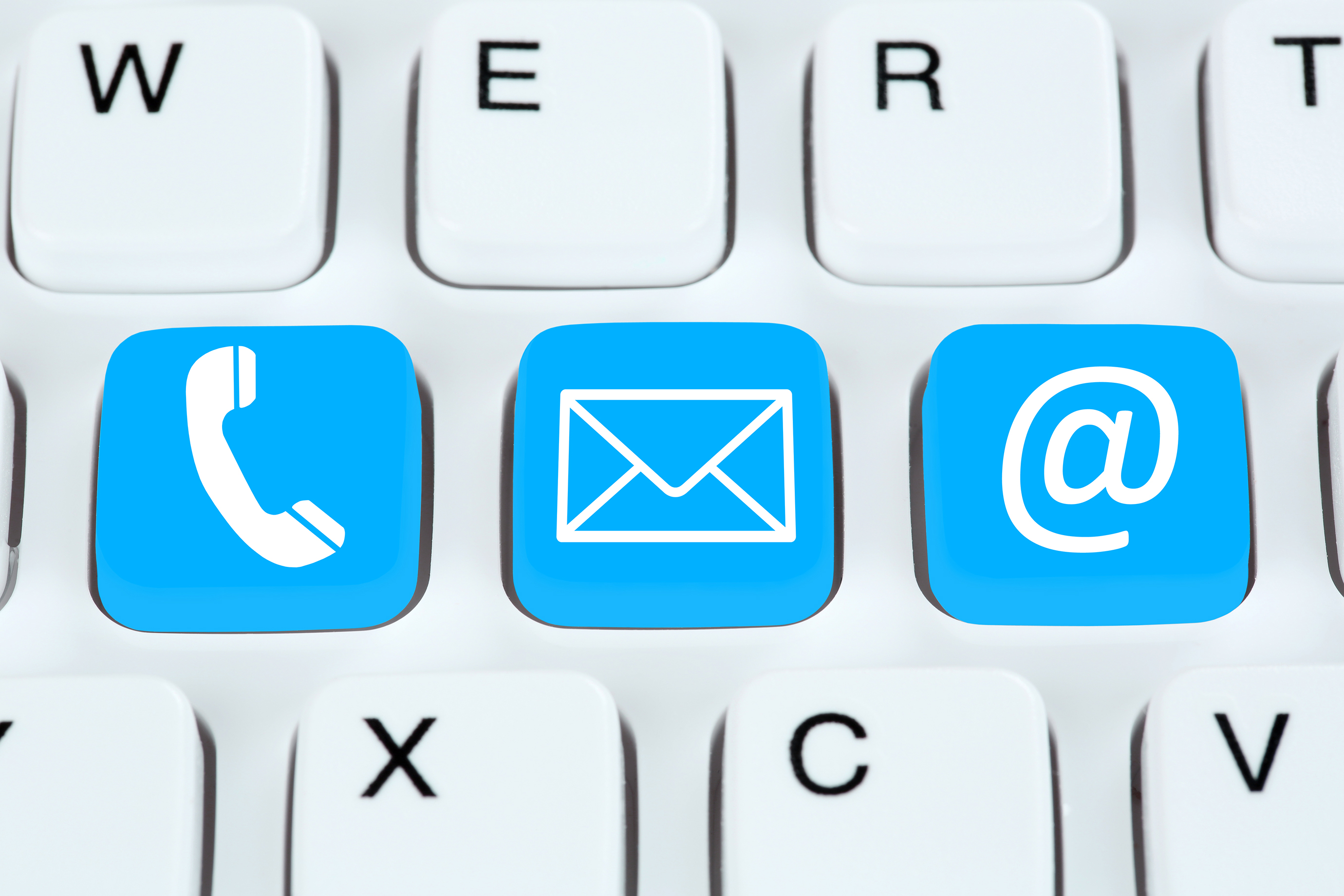 Taster med symbolerne telefon, brev og mail