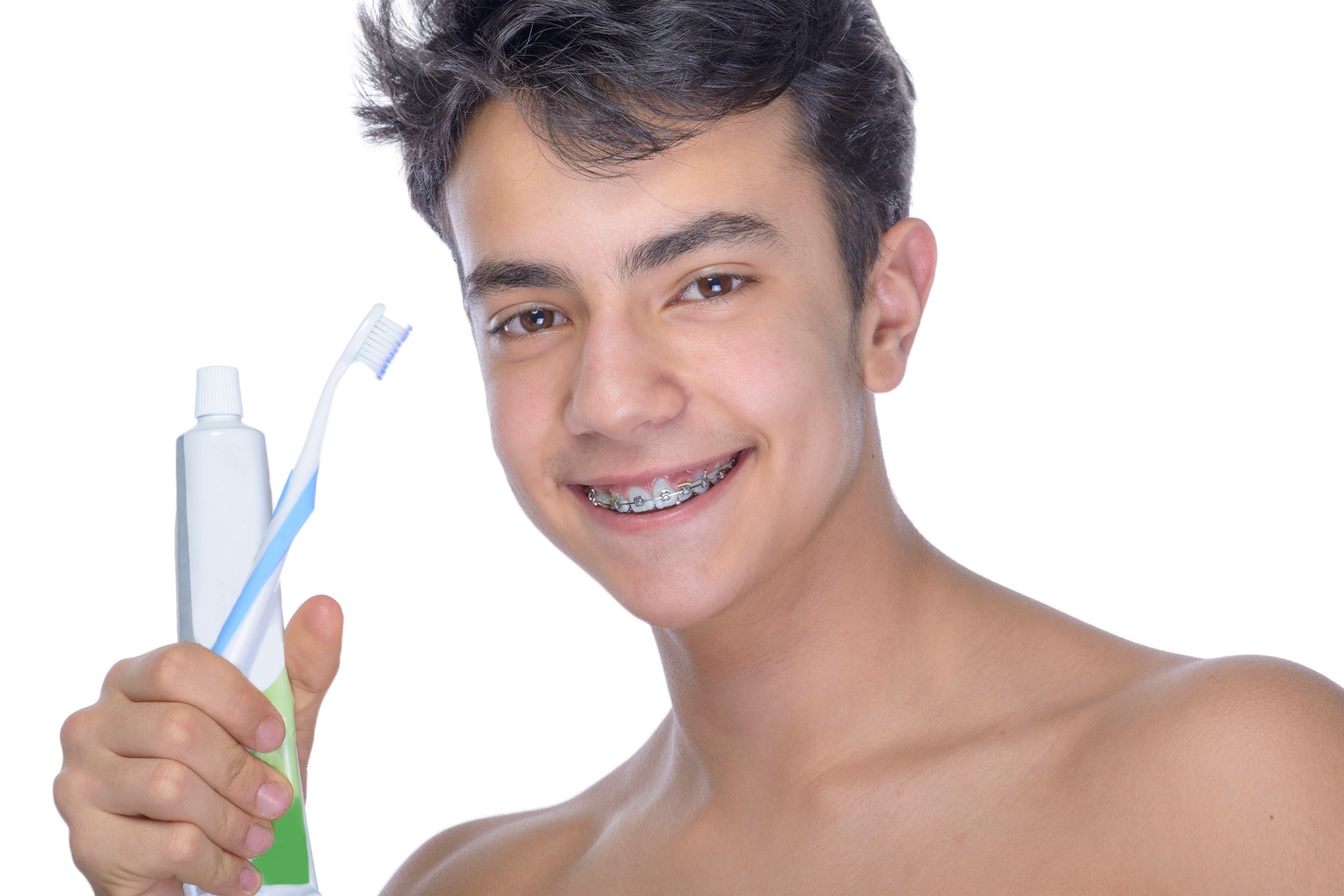 teenagedreng med bøjle